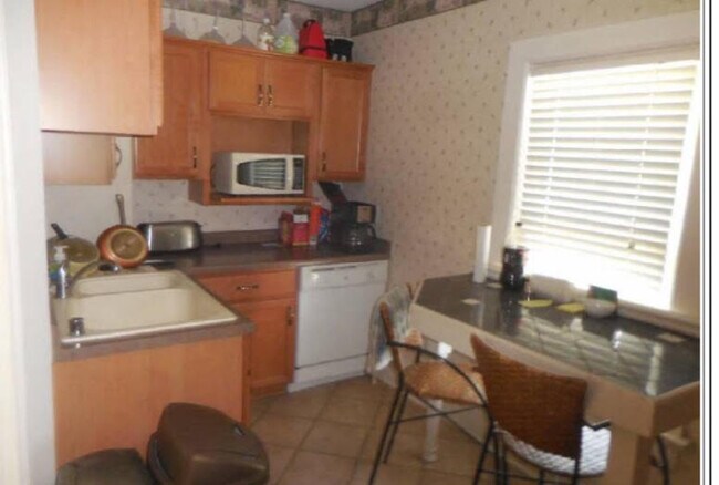 Photo - 121 N Prairie Ave