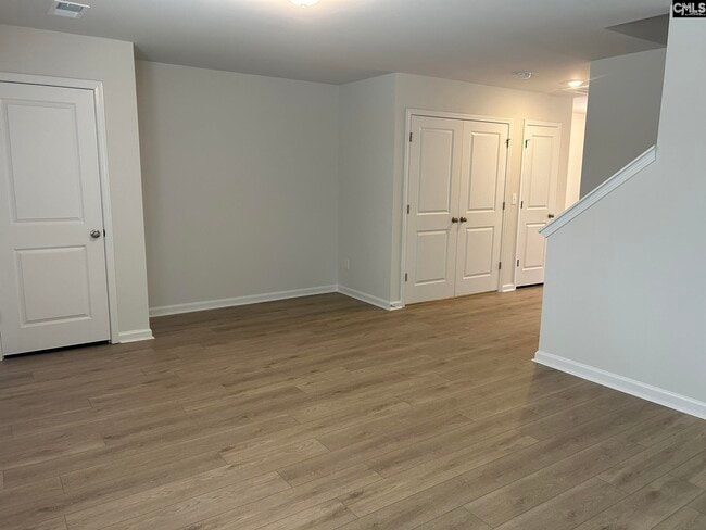 Photo - 809 Coburg Ln