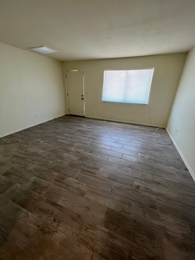 Photo - Townhome For Rent