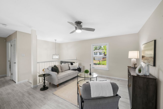 Photo - 383 Messina Dr House