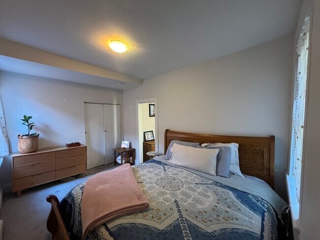 Building Photo - 81 Lubec St Unit #3R Rental