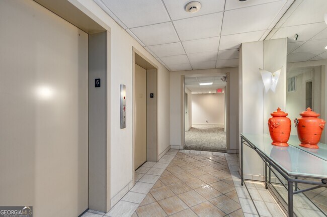 Photo - 2285 Peachtree Rd NE Unit 608