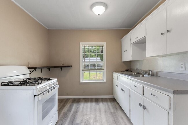 Photo - Charming 2 Bed, 1 Bath Home on Quiet Stree...