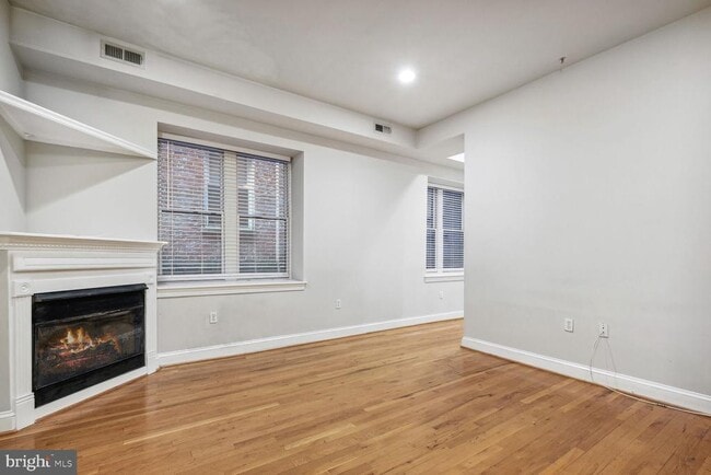 Photo - 1417 Chapin St NW Unit 203