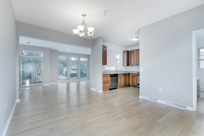 Photo - 602 N Midvale Blvd