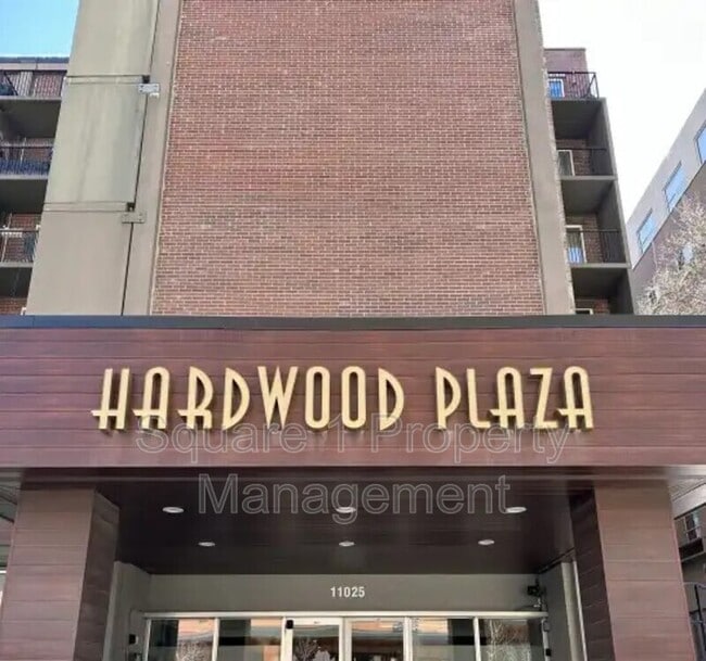 Building Photo - 11025 Jasper Ave Unit 114