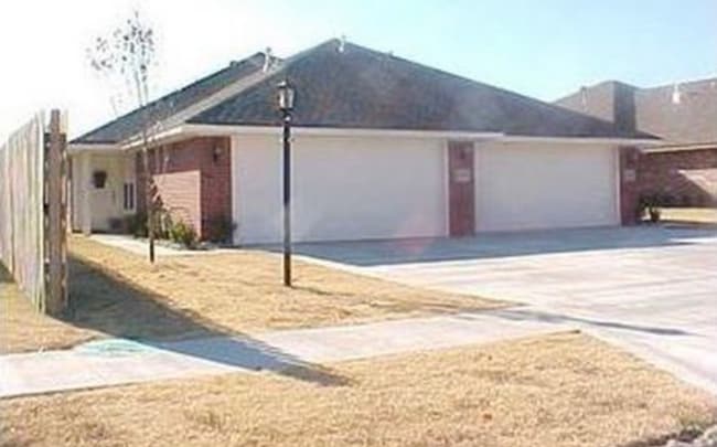 Building Photo - 1811 Ingalls Ln Rental