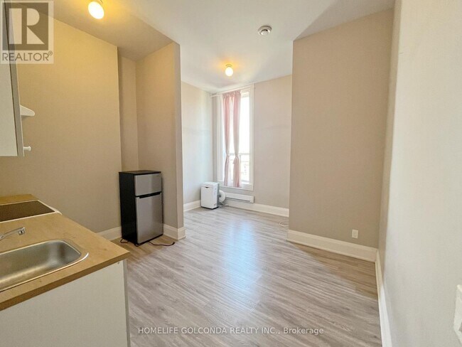 Photo - 490 Queen St W Unit 302