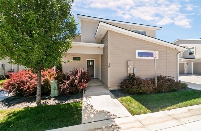 Eagle Townhome with Upscale Finishes! - Eagle Townhome with Upscale Finishes!