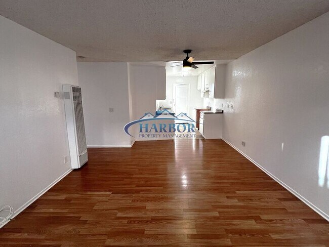 Photo - 1621 E 5th St Unidad 4