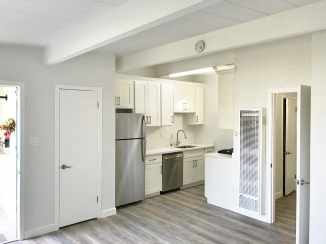 Photo - Chestnut Avenue Apartments