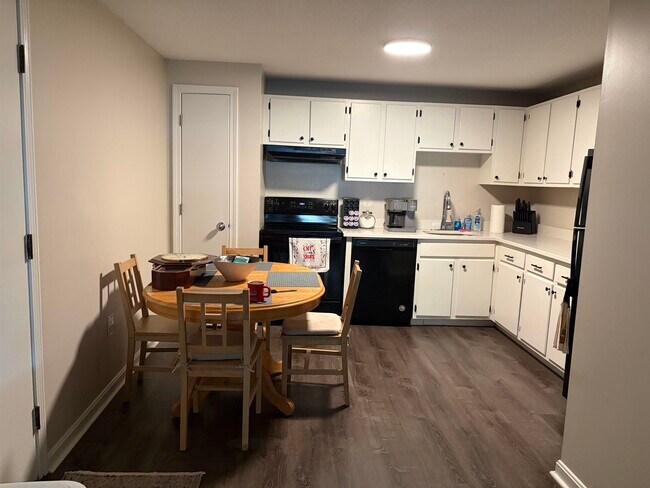 Photo - 702 White Cedar Blvd