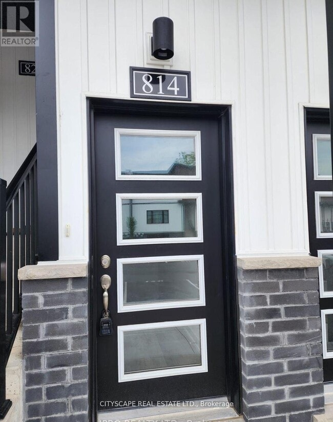 Photo - 814 - 4263 FOURTH AVENUE