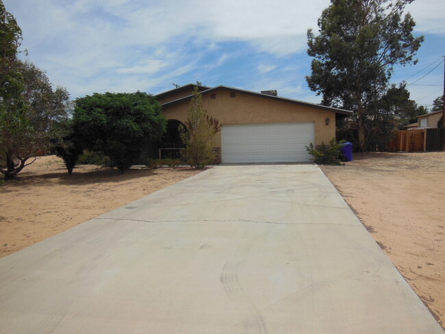 New Listing Located In Apple Valley - New Listing Located In Apple Valley Casa