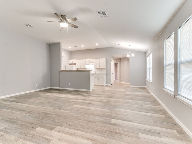 Building Photo - Mountaineer Investments - Leeds Lane Duplex Unit 2515 Leeds Lane Rental