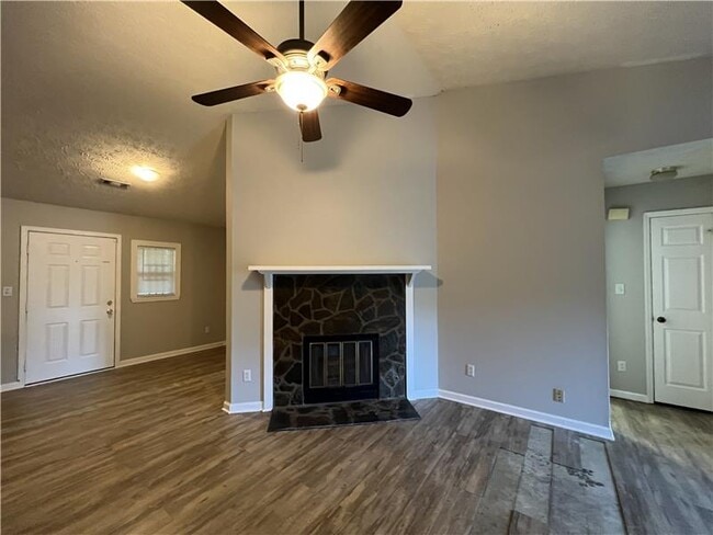 Photo - 2580 Teakwood Ln Unit B