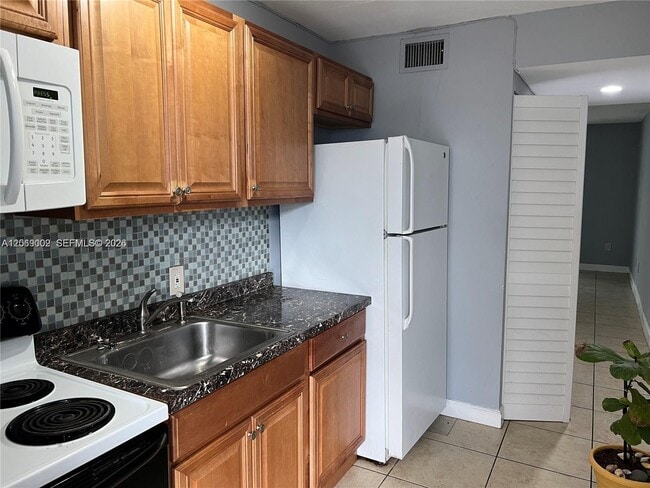 Photo - 1610 Lenox Ave Unit 409