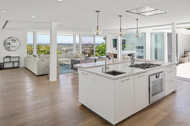 Photo - 7502 Hillside Dr