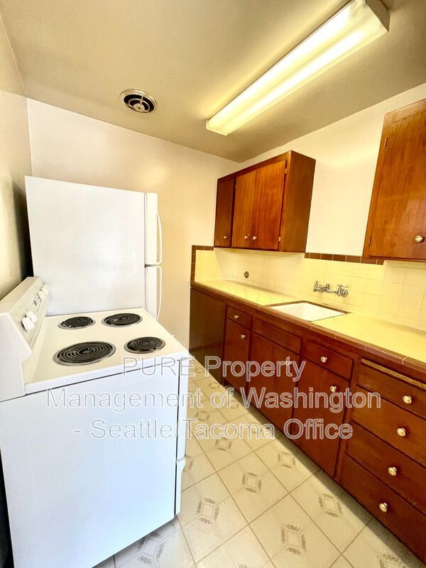 Photo - 1212 N 49th St