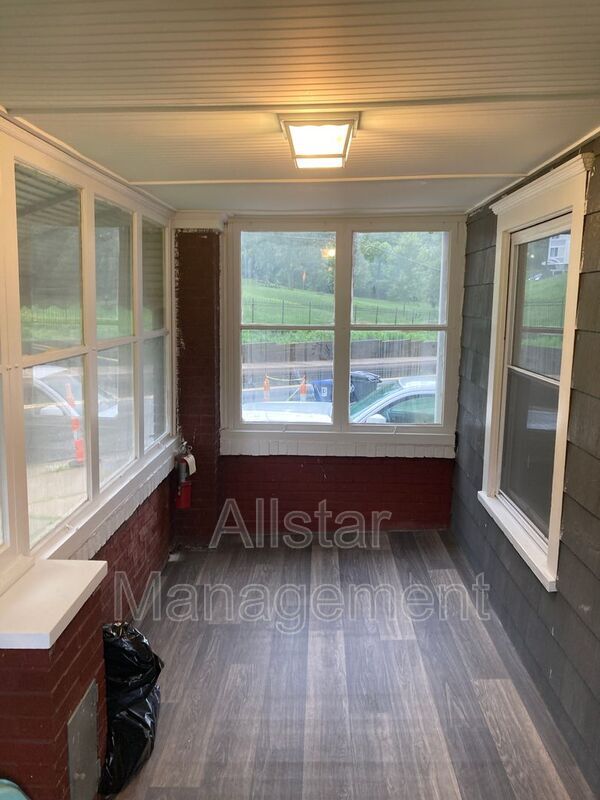 Photo - 1201 East Ave