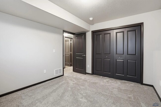 Photo - 429 Yelner Dr