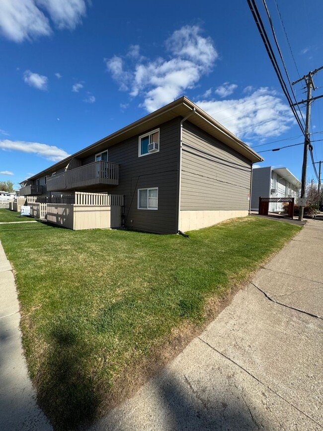 Beautiful 2 bed 1 bath home - Beautiful 2 bed 1 bath home