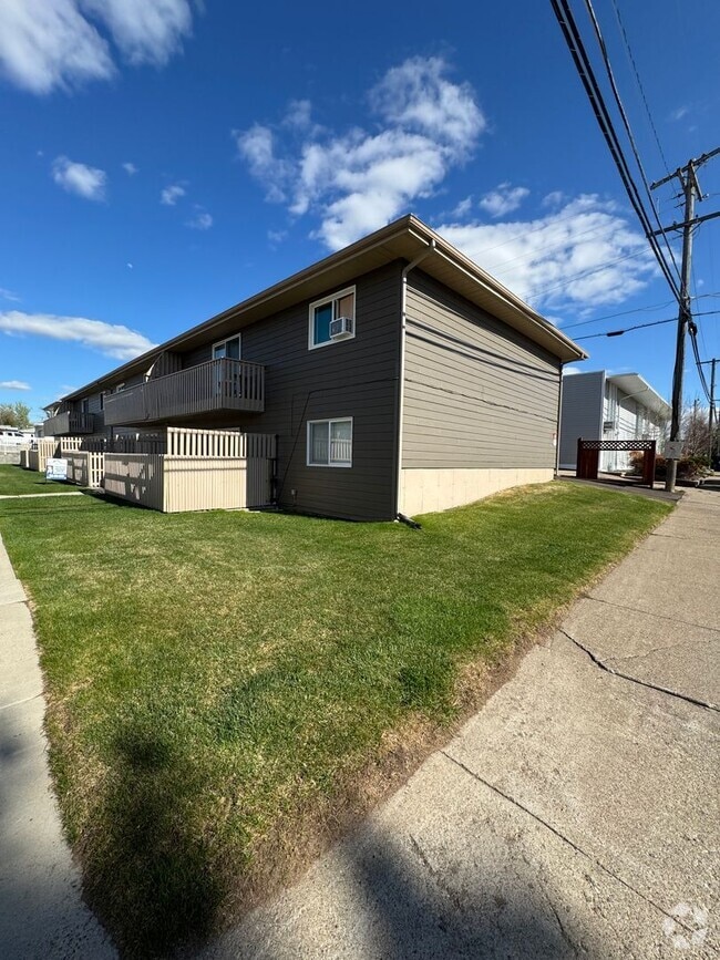 Building Photo - Beautiful 2 bed 1 bath home