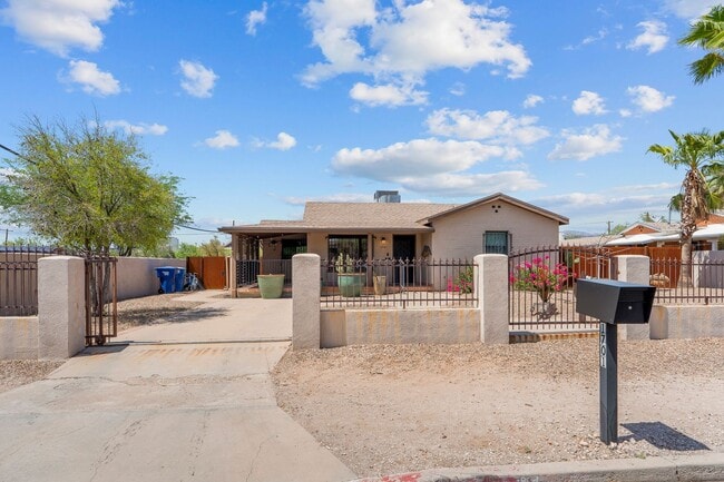 Gorgeous home near UA - Gorgeous home near UA