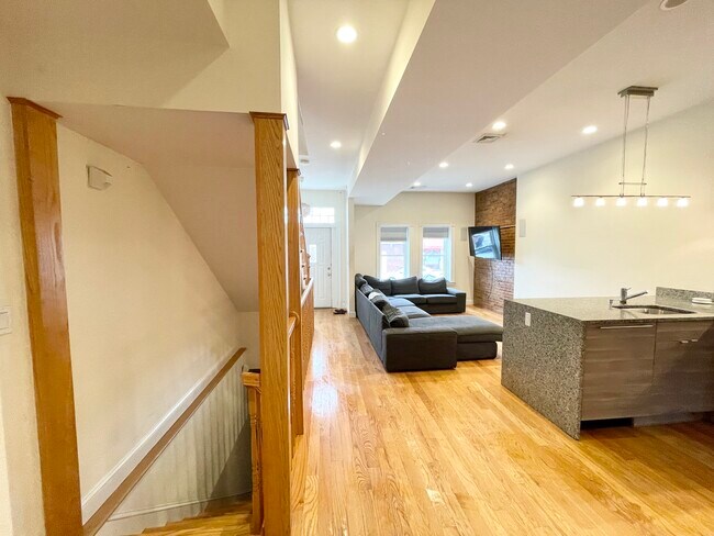 Photo - 98 L St Unit 0