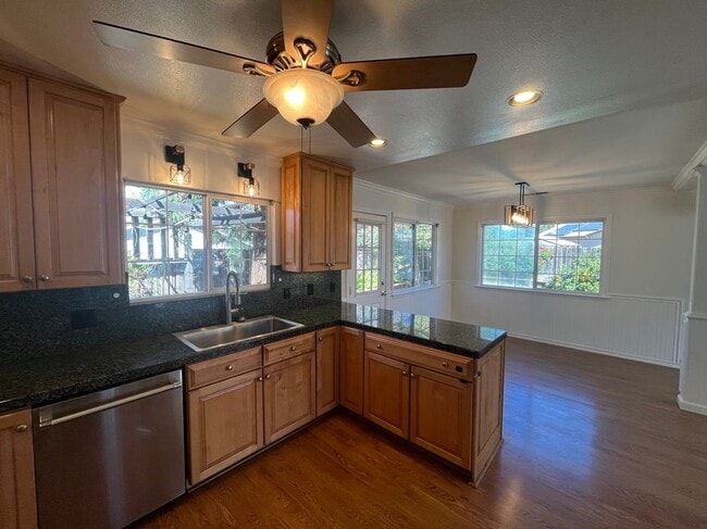 Photo - 1450 Carolina Dr