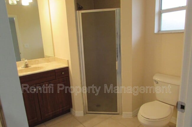 Photo - 1562 Gilbert Ave S