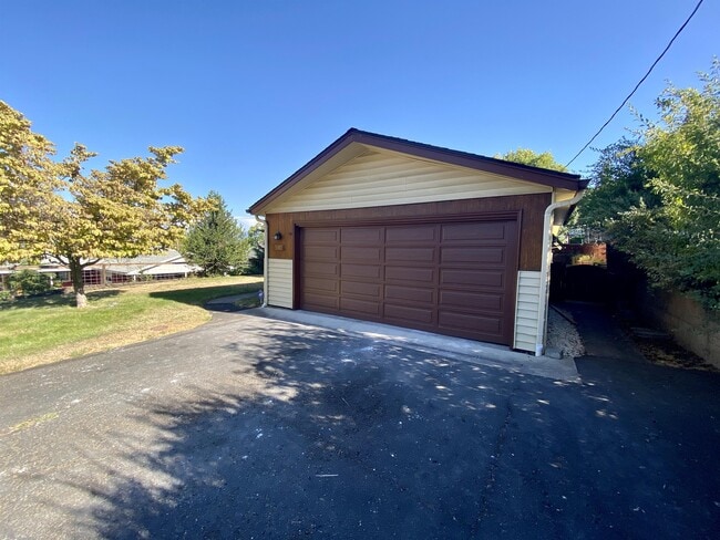Photo - 340 Wiley St