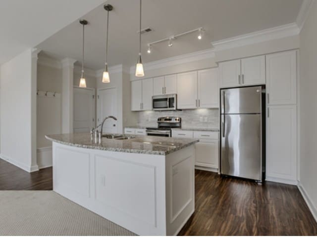 Grady 2 Kitchen with Pantry