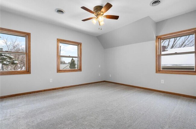 Photo - 1067 Hatch Ave