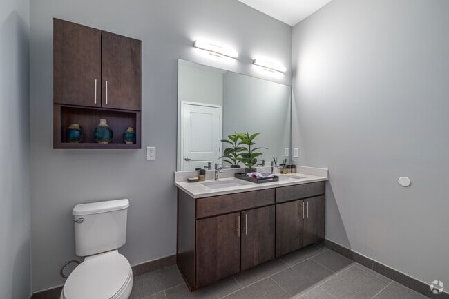 2BR, 2BA - 1,100SF - Primary Bathroom