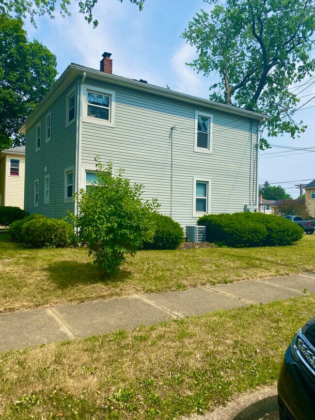 Photo - 1339 Sackett Ave Unit Duplex Top