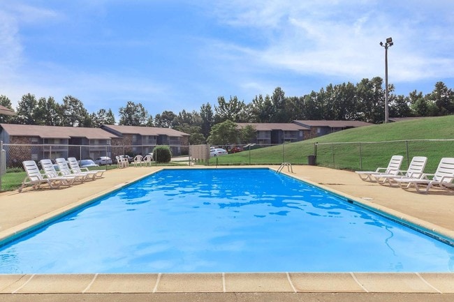 Sparkling Swimming Pool! - The Reserve at Opelika Rental