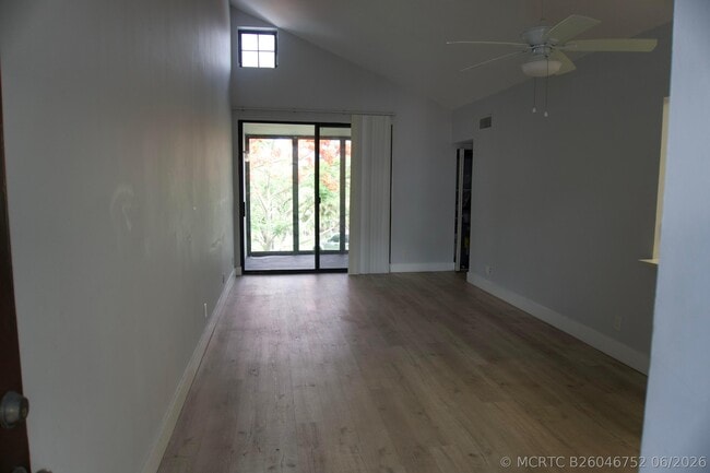 Photo - 213 Lake Pointe Dr Unit 211