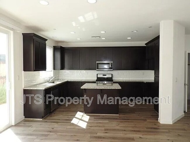 Photo - 3048 Ivy Creek Ln