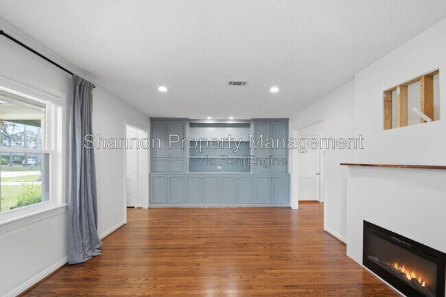 Photo - 4227 Apollo St