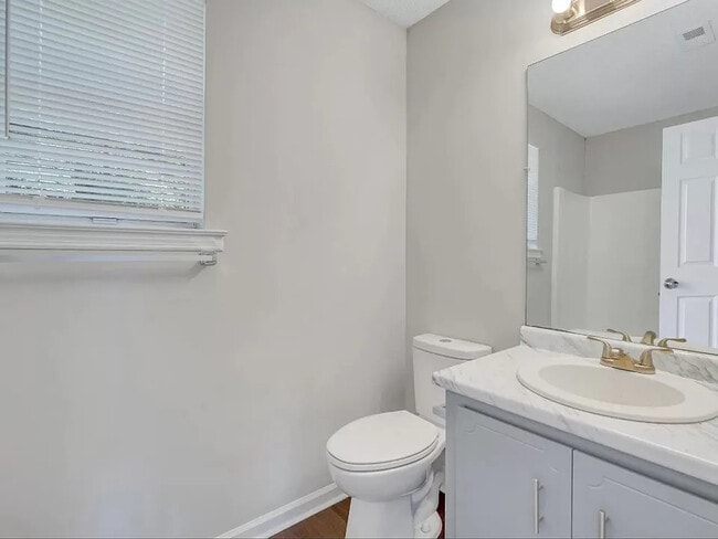 Photo - 105 Shayna Dr