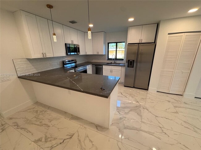 Building Photo - 2430 NW 22nd Rd