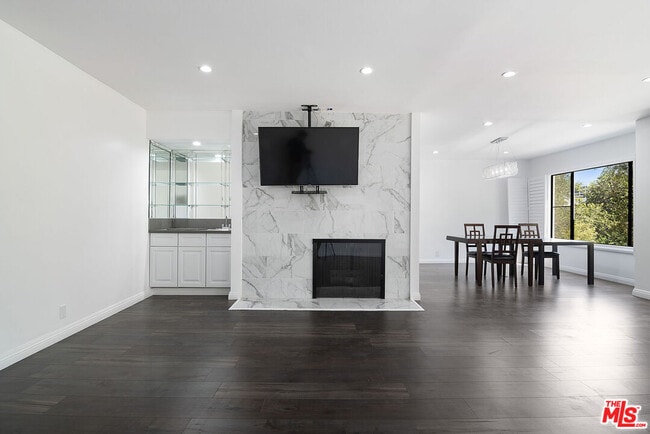 Photo - 853 Le Doux Rd Unit 201