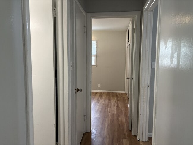 Photo - 1524 Waldman Ave