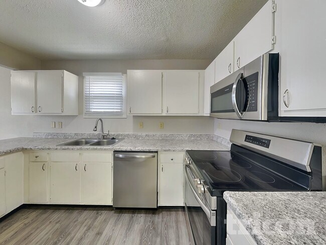 Photo - 6503 Townsend Way