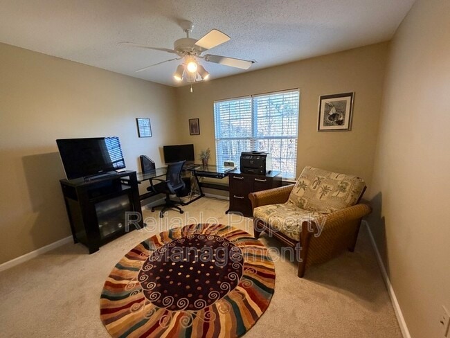 Photo - 203 Sturbridge Dr