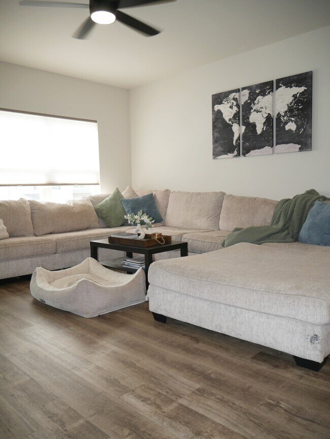Photo - 2517 Drake Ln