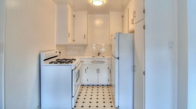 Photo - 1549 San Carlos Ave Unidad 11