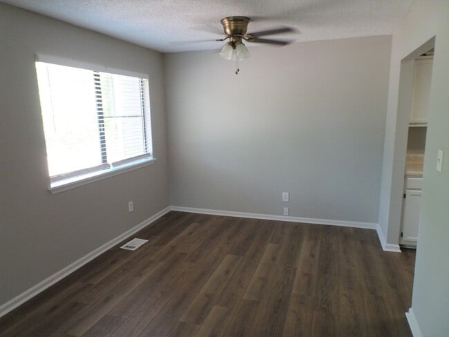 Photo - 13-15 Oak Mt Dr Unit 13 Oakmount Drive