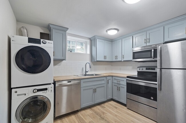 Photo - 8150 Ames Way